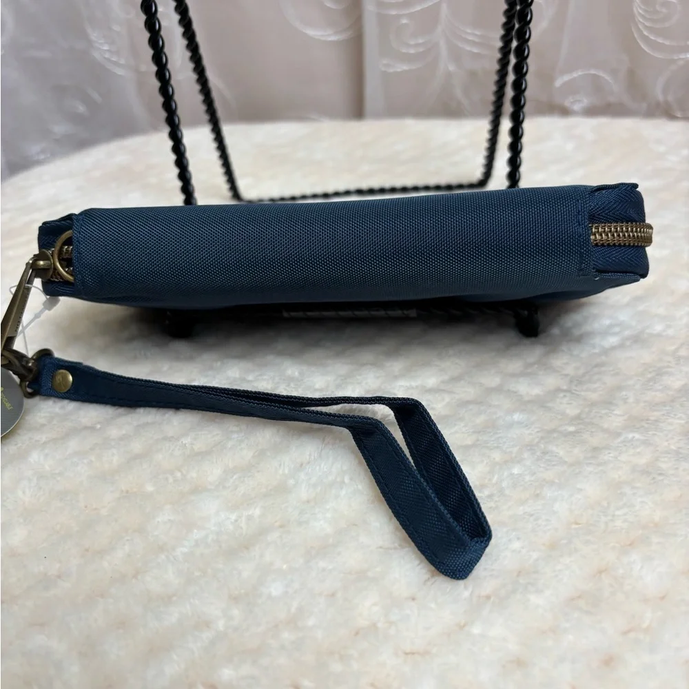Travelon RFID Blocking Travel Wristlet Wallet